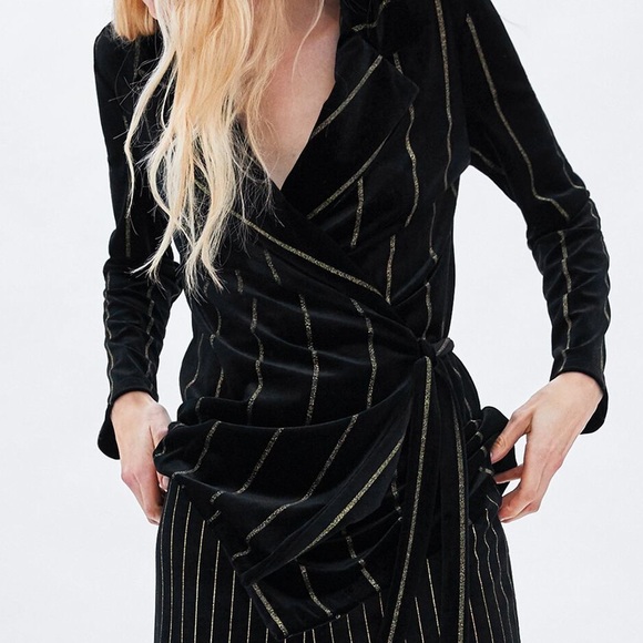 Zara Black Velvet Belted Blazer With Gold Stripes - Picture 3 of 14